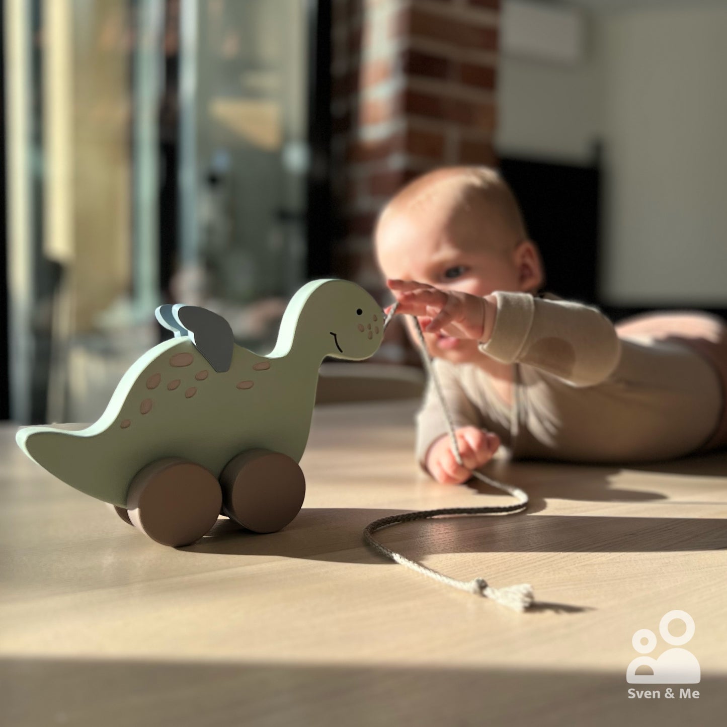 Wooden pull toy Dino