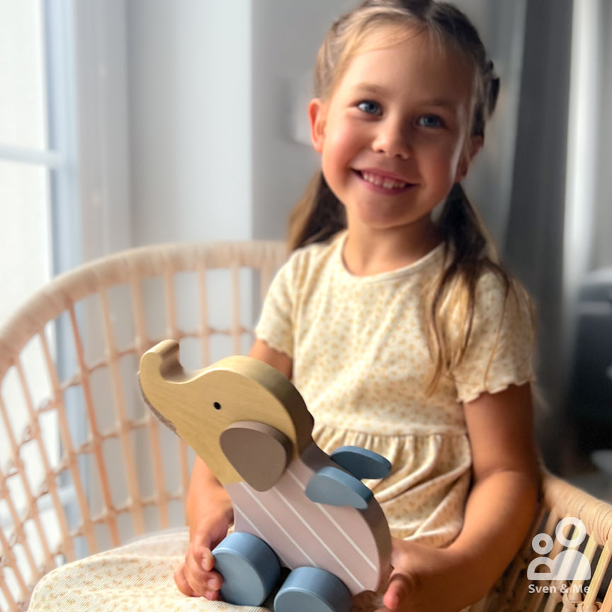 Wooden pull toy Elephant