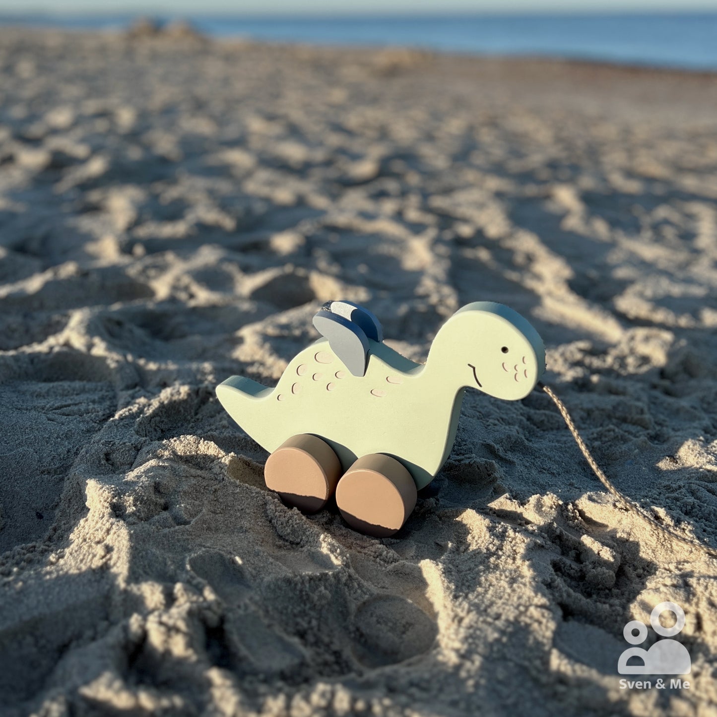 Wooden pull toy Dino