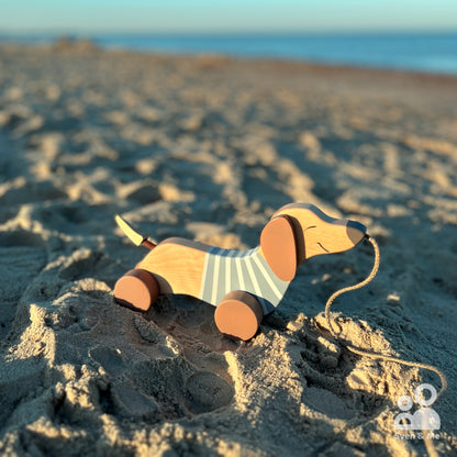 Wooden pull toy Dachshund